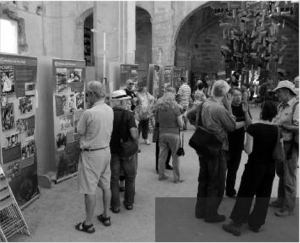 The IBMT’s “Antifascistas” exhibition on show in the ruined church in Corbera d’Ebre, which has been preserved as a war memorial. The IBMT’s new plaque is located next to the church and overlooks the Ebro battlefield.