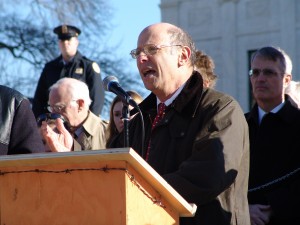 Michael Ratner in front of the US Supreme Court in Washington DC, 11 January 2006. Photo Jonathan McIntosh. CC-BY-2.5