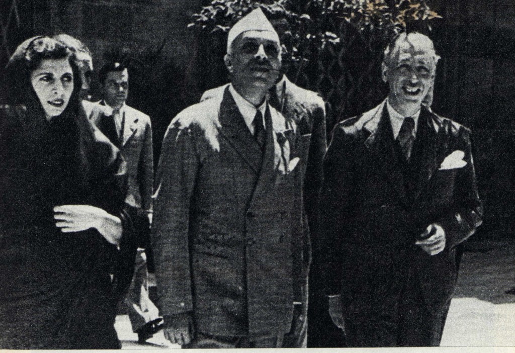 Jawaharlal Nehru in Spain during the Civil War, with his daughter Indira (l), future prime minister of India, and Catalan President Lluís Companys (r).